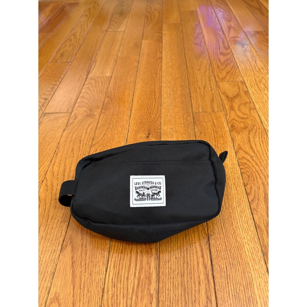 Levi Strauss & Co Black Toiletry Bag Dopp Kit Travel Case 9A8326-023 Logo Patch